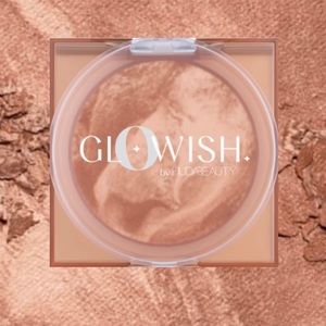 NIB✅HudaBeauty 01 Light - Soft Radiance Bronzer